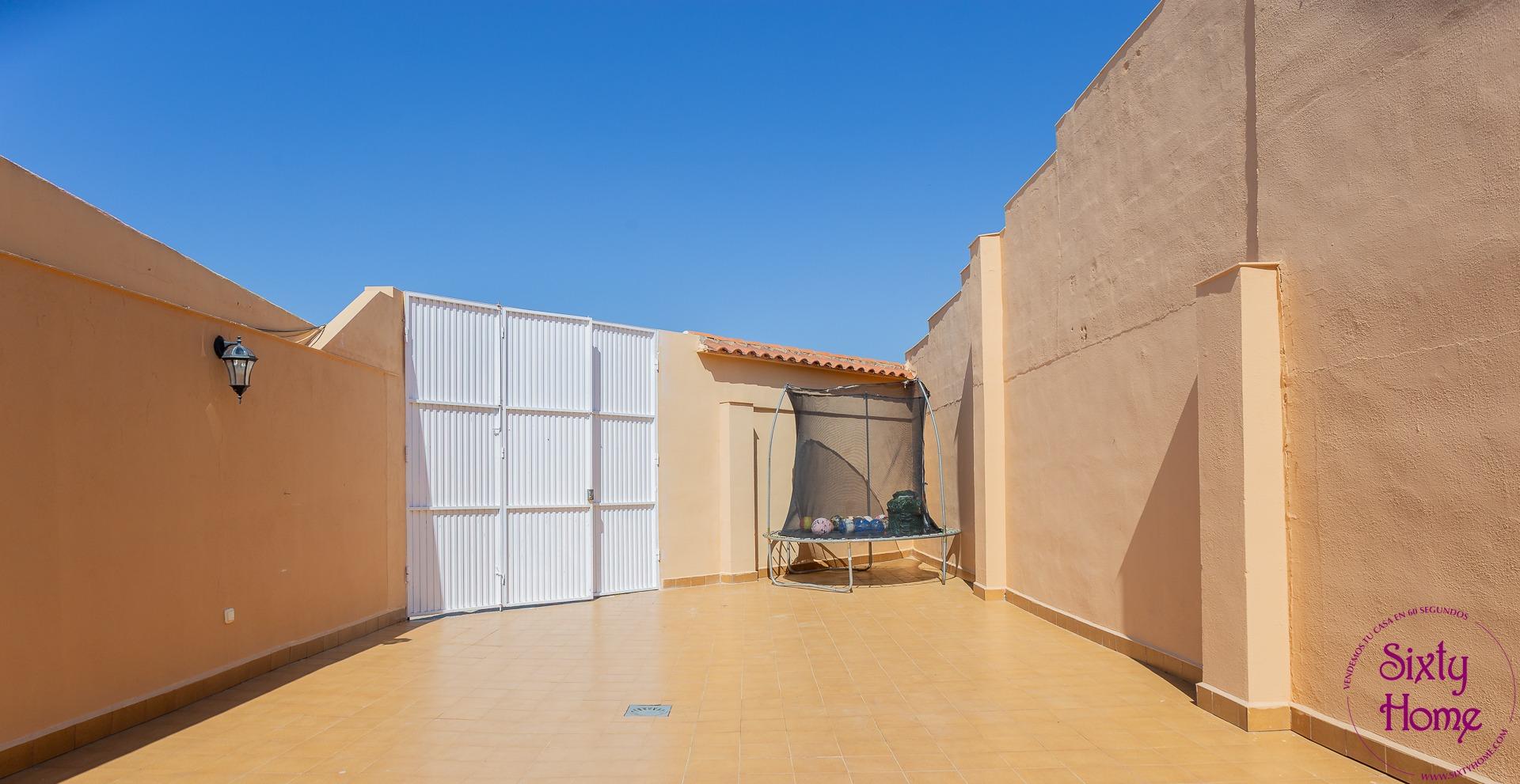 Adosado de VPA de 3 dormitorios en Isso