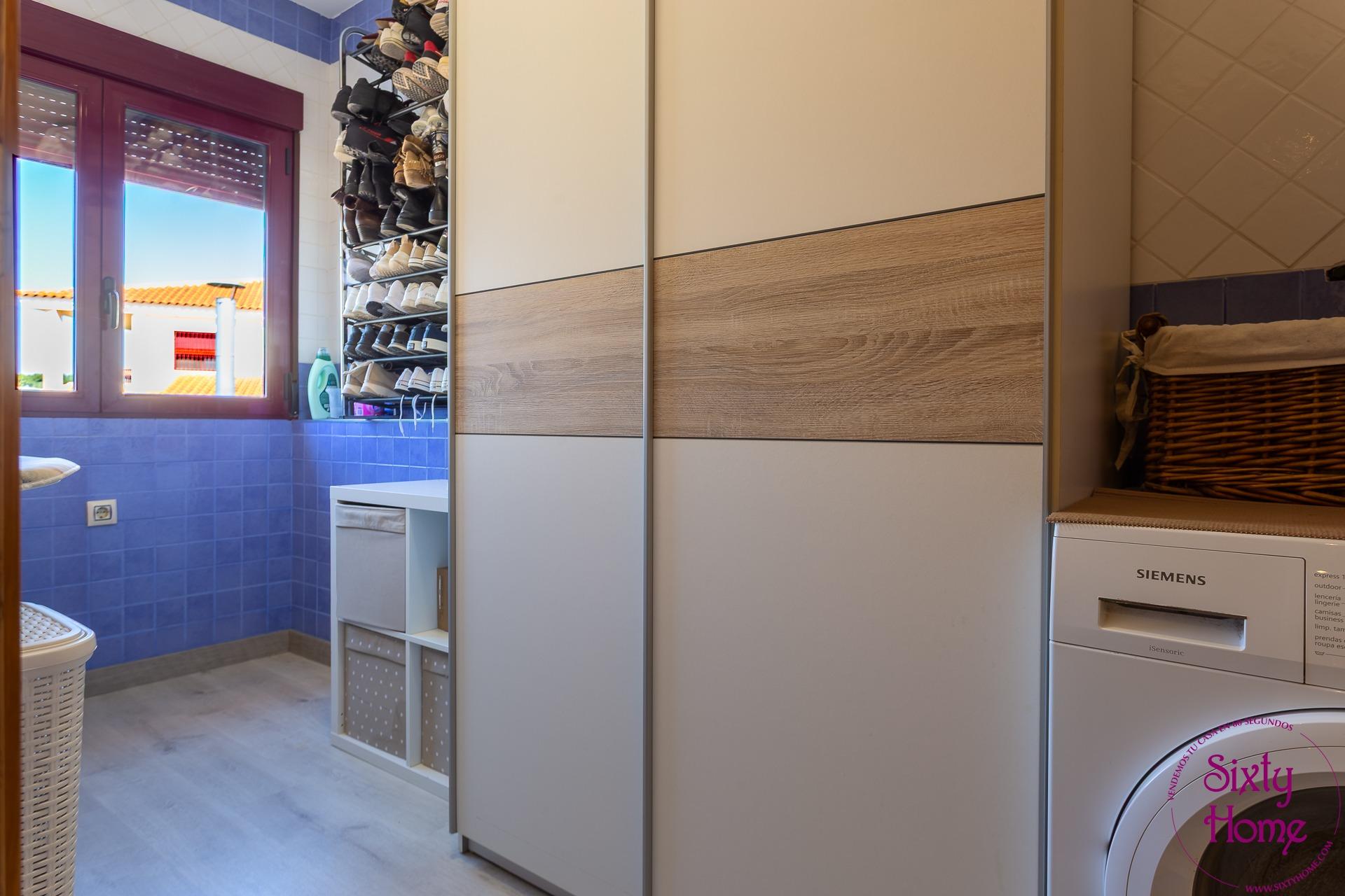 Adosado en el barrio Isso con 180