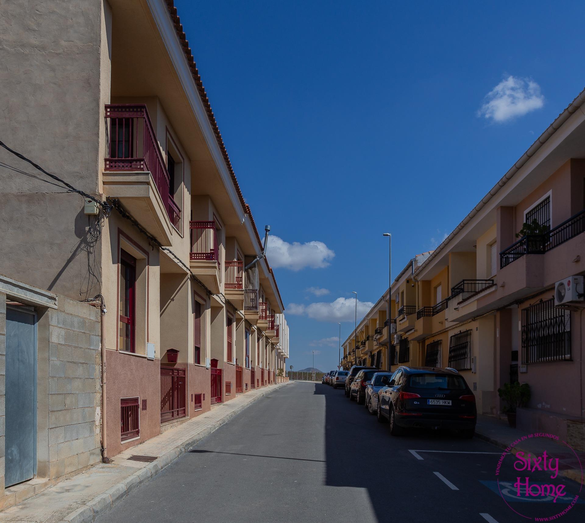 Adosado de 180 en una ubicación privilegiada de Isso