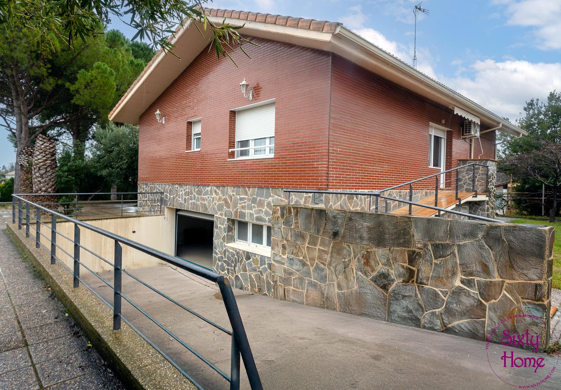 Chalet espacioso en Zaragoza y El Zorongo