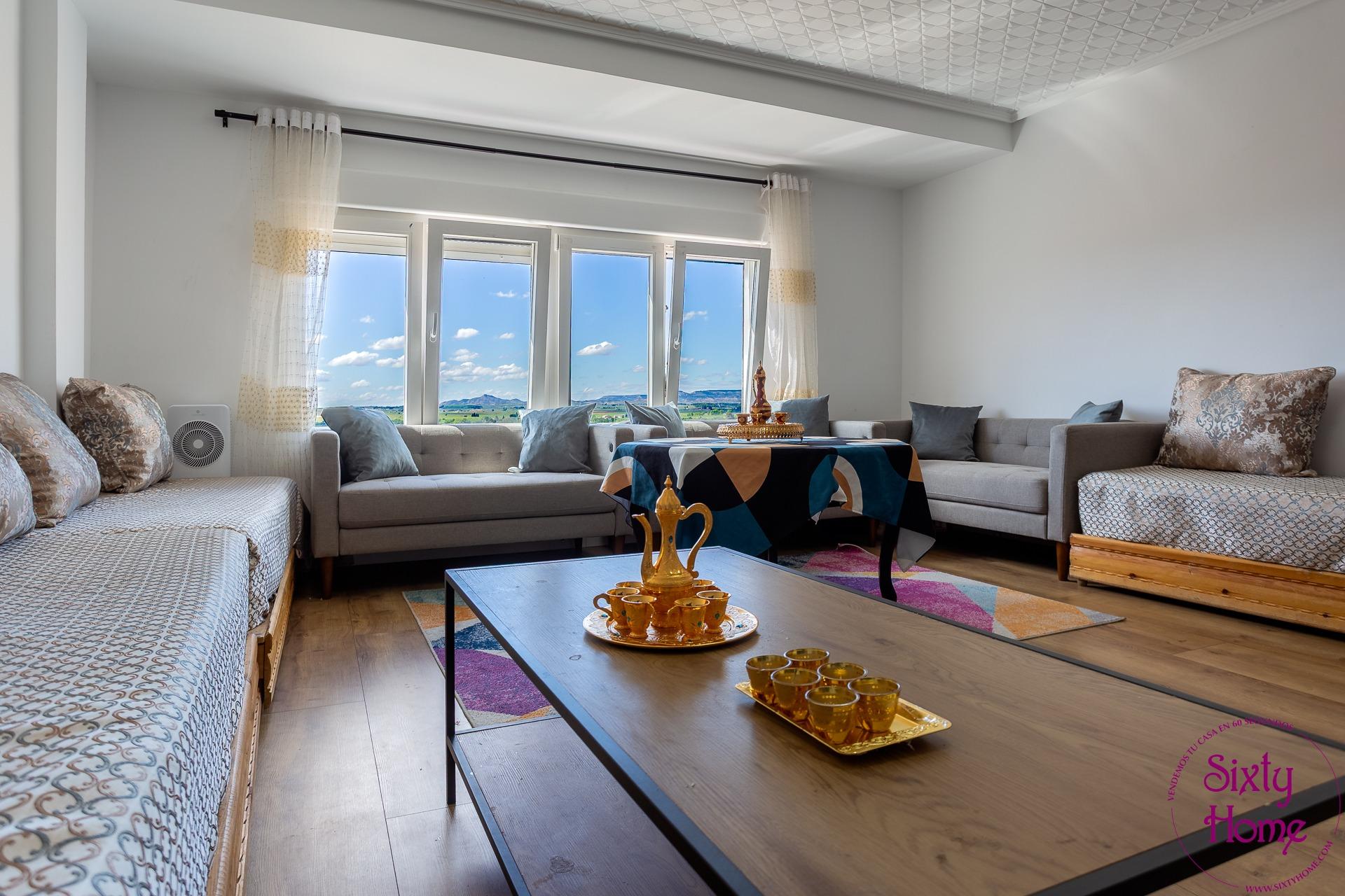 Vivienda reformada de 5 dormitorios en Tauste