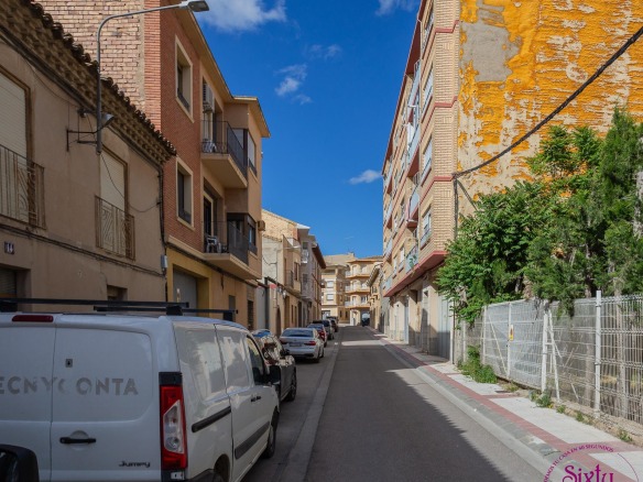 Piso espacioso en Tauste y Centro
