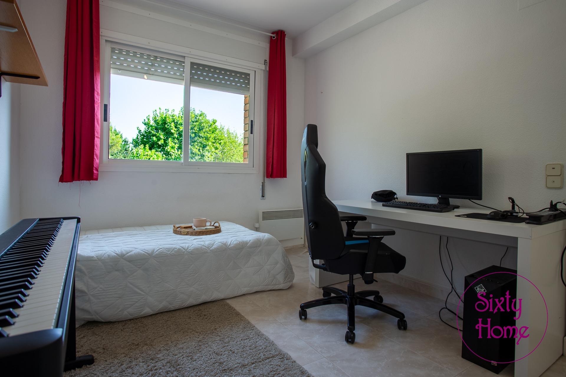 Chalet de 975 en Zuera