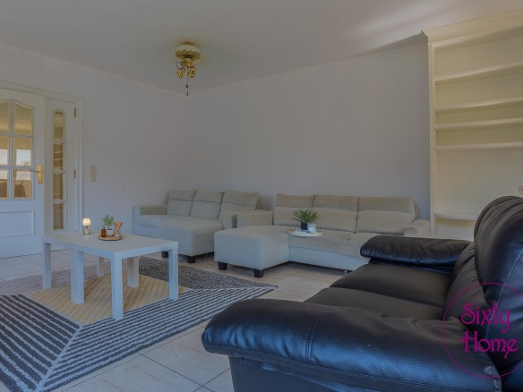 Chalet de 975 Urb. Las Lomas