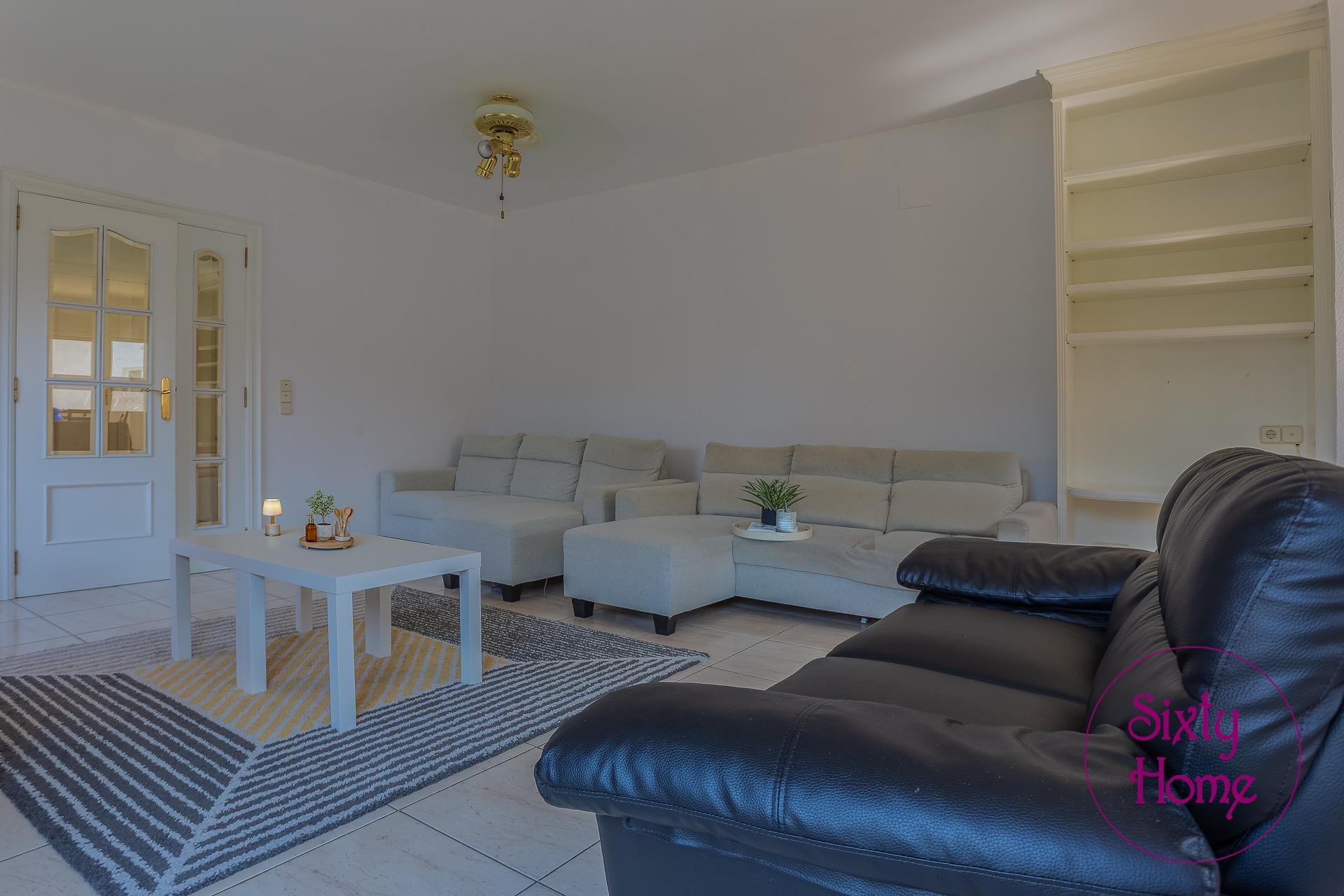 Chalet de 975 Urb. Las Lomas