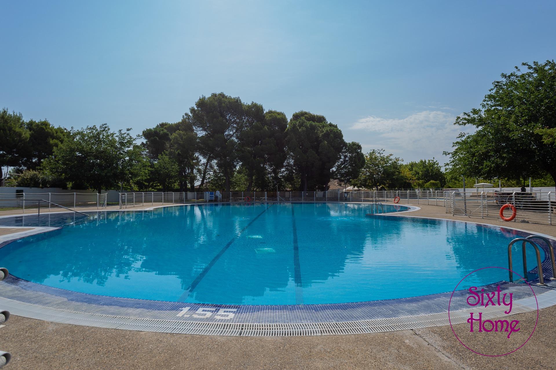 Chalet con 975 en el centro de Urb. Las Lomas