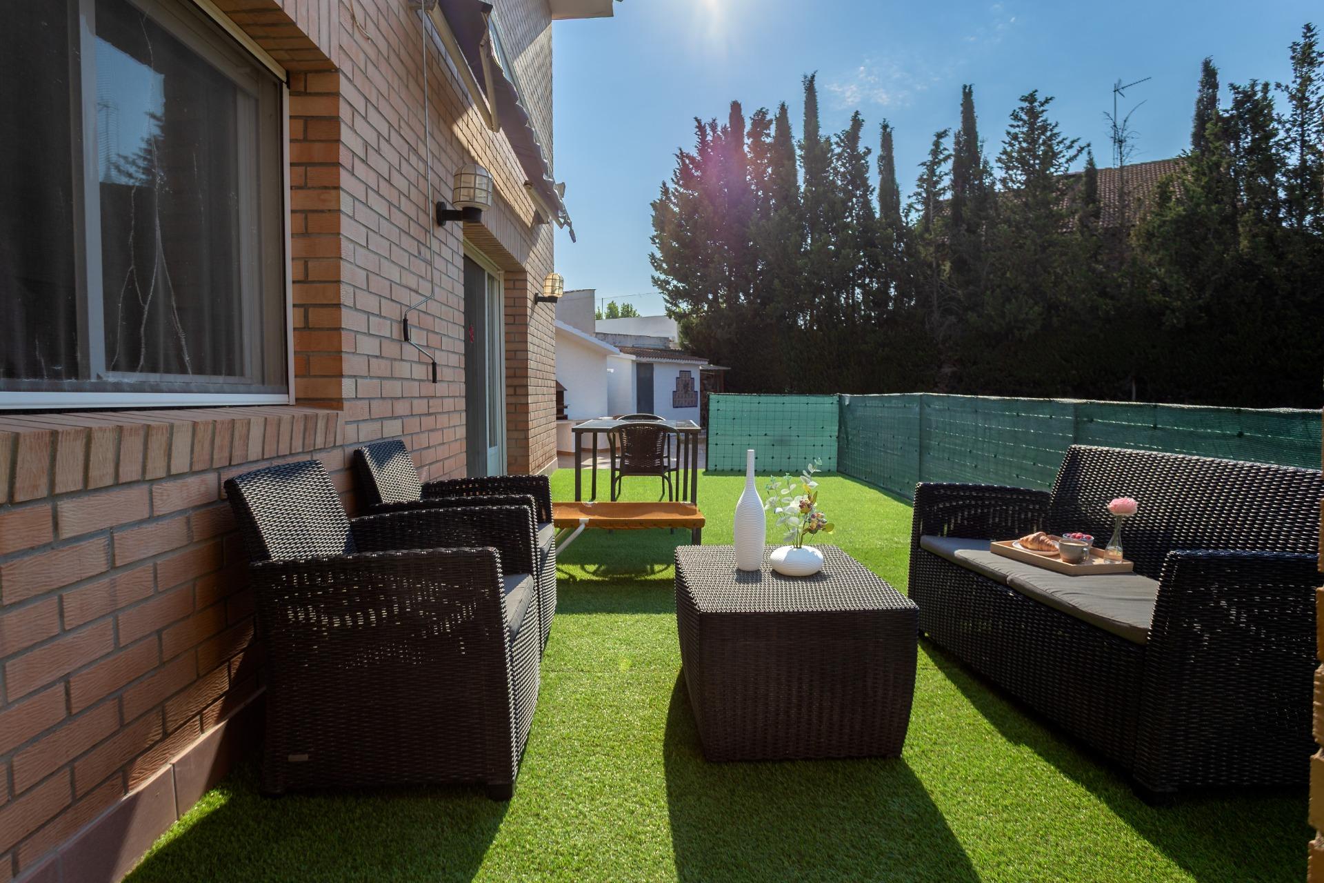 Chalet de 975 en Urb. Las Lomas