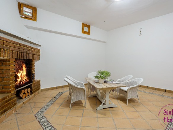 Chalet en el centro de Cadrete