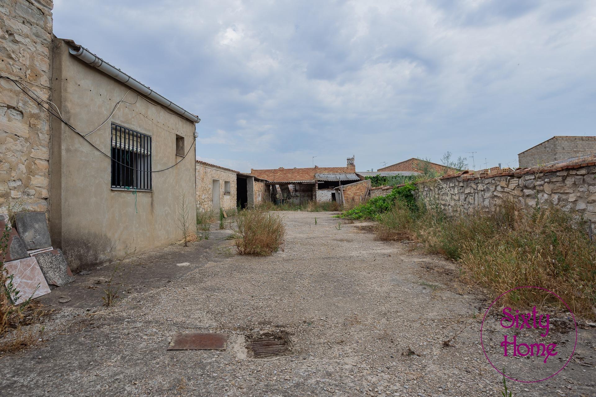 Casa independiente en el barrio de Santa Anastasia (Ejea de los Caballeros)