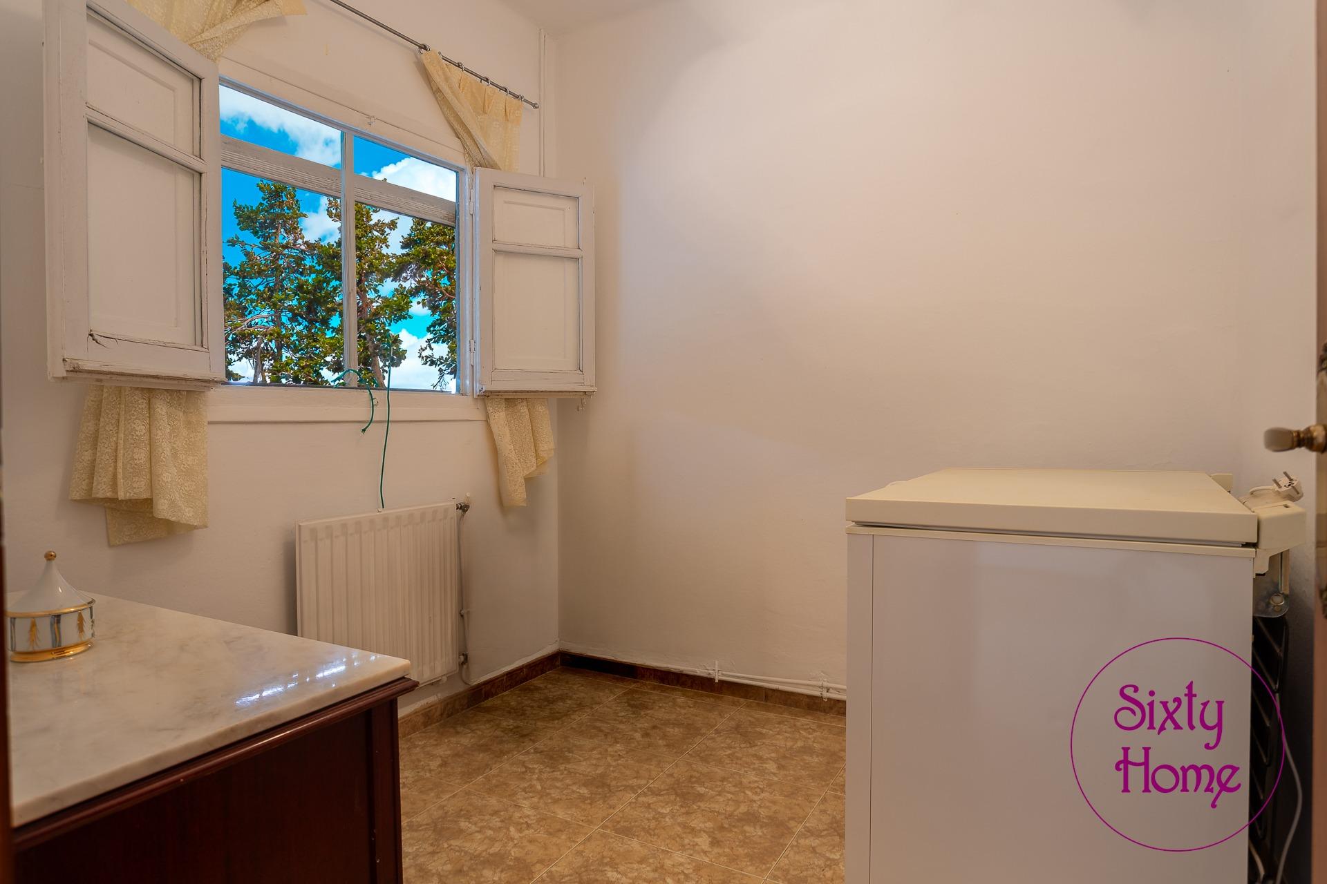 Casa con 587 disponible en Santa anastasia