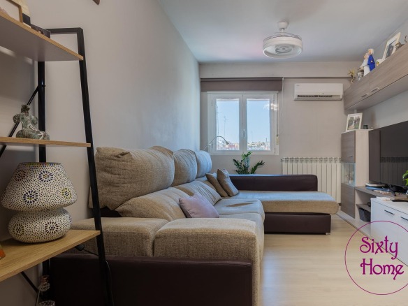 Piso  reformado de dos dormitorio en calle de la  Mina