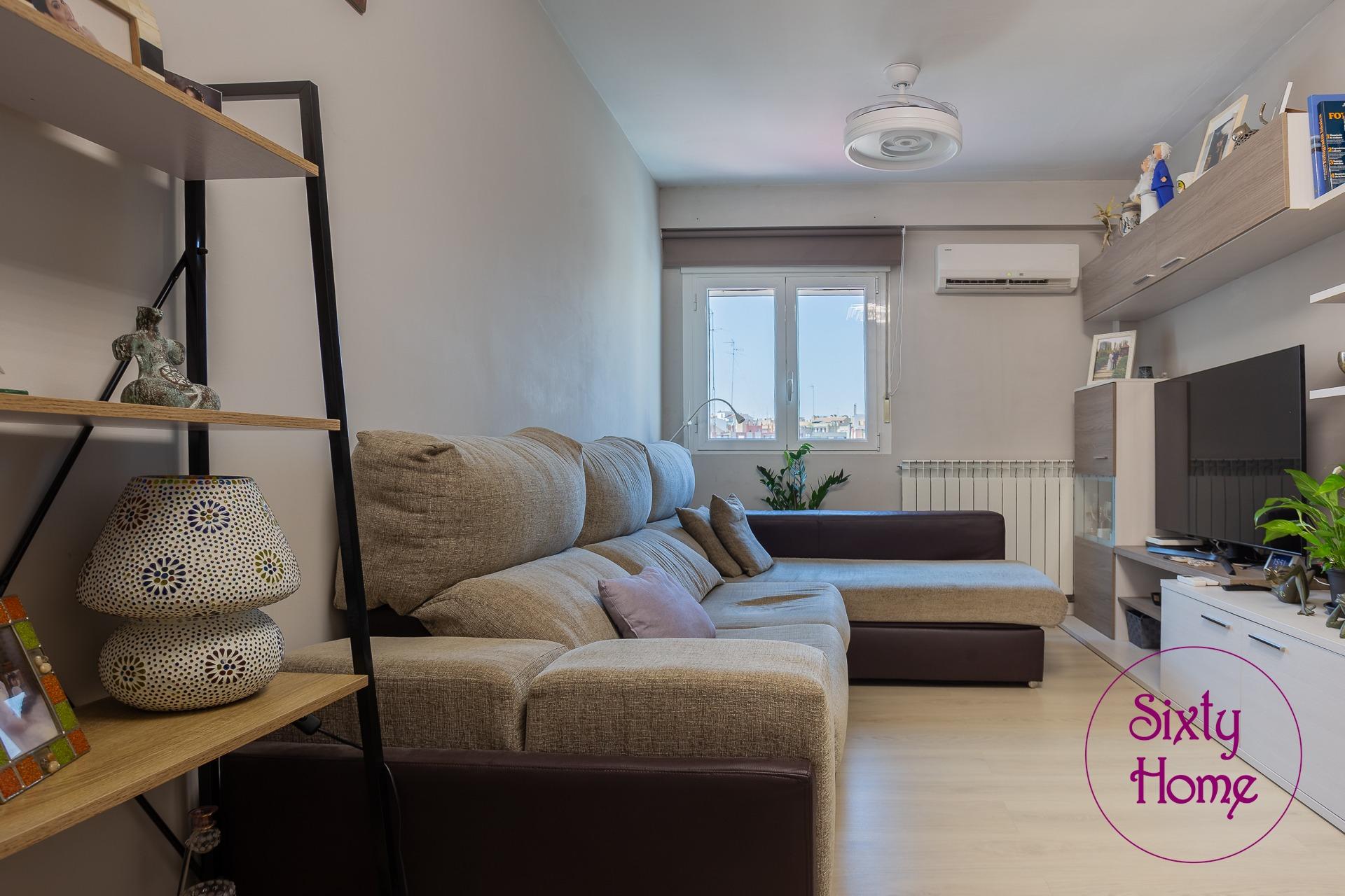 Piso  reformado de dos dormitorio en calle de la  Mina