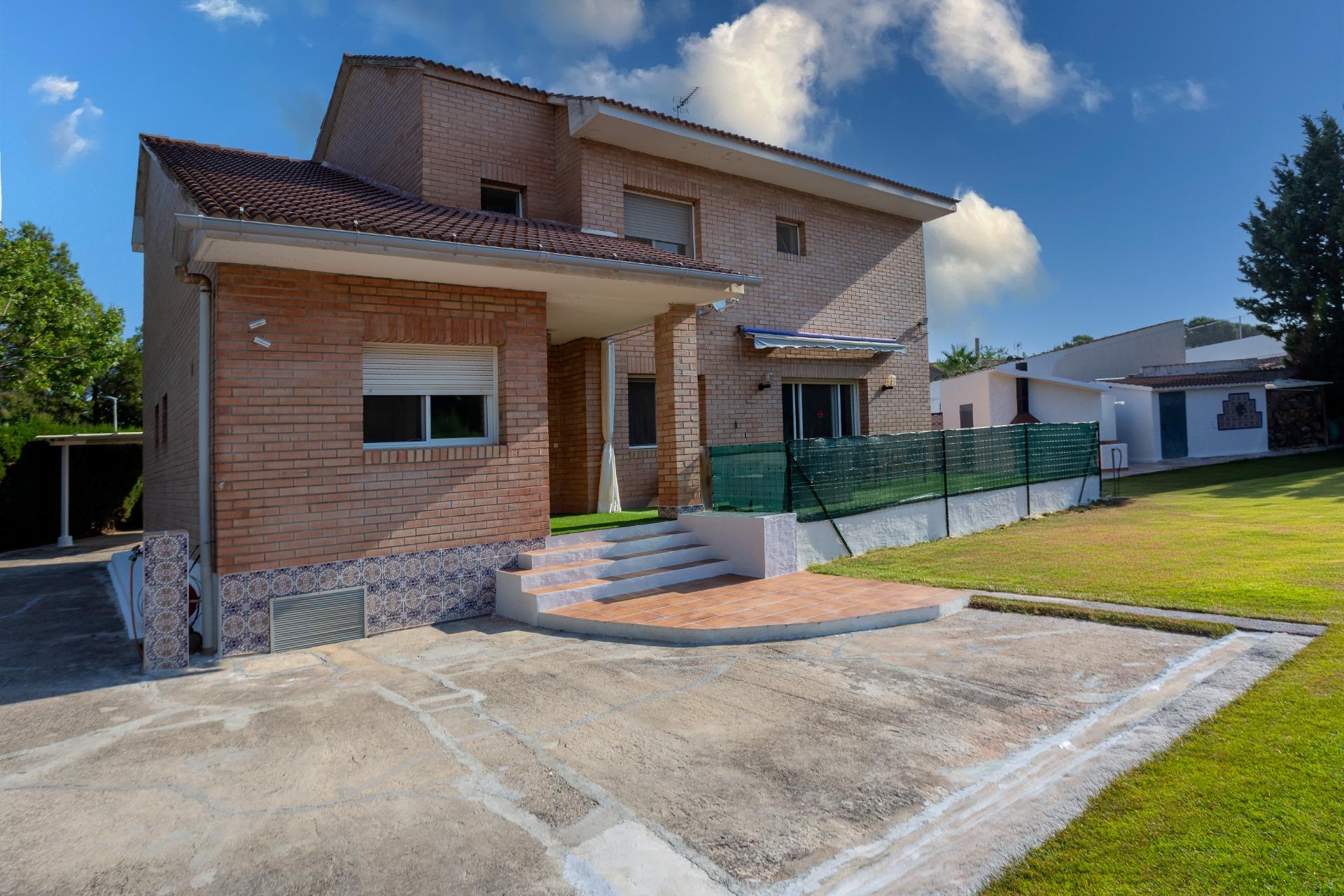 Chalet en Urb. Las Lomas