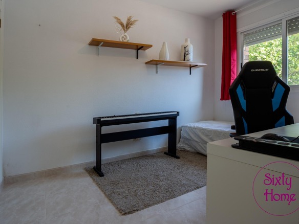 Chalet con 975 disponible en Urb. Las Lomas