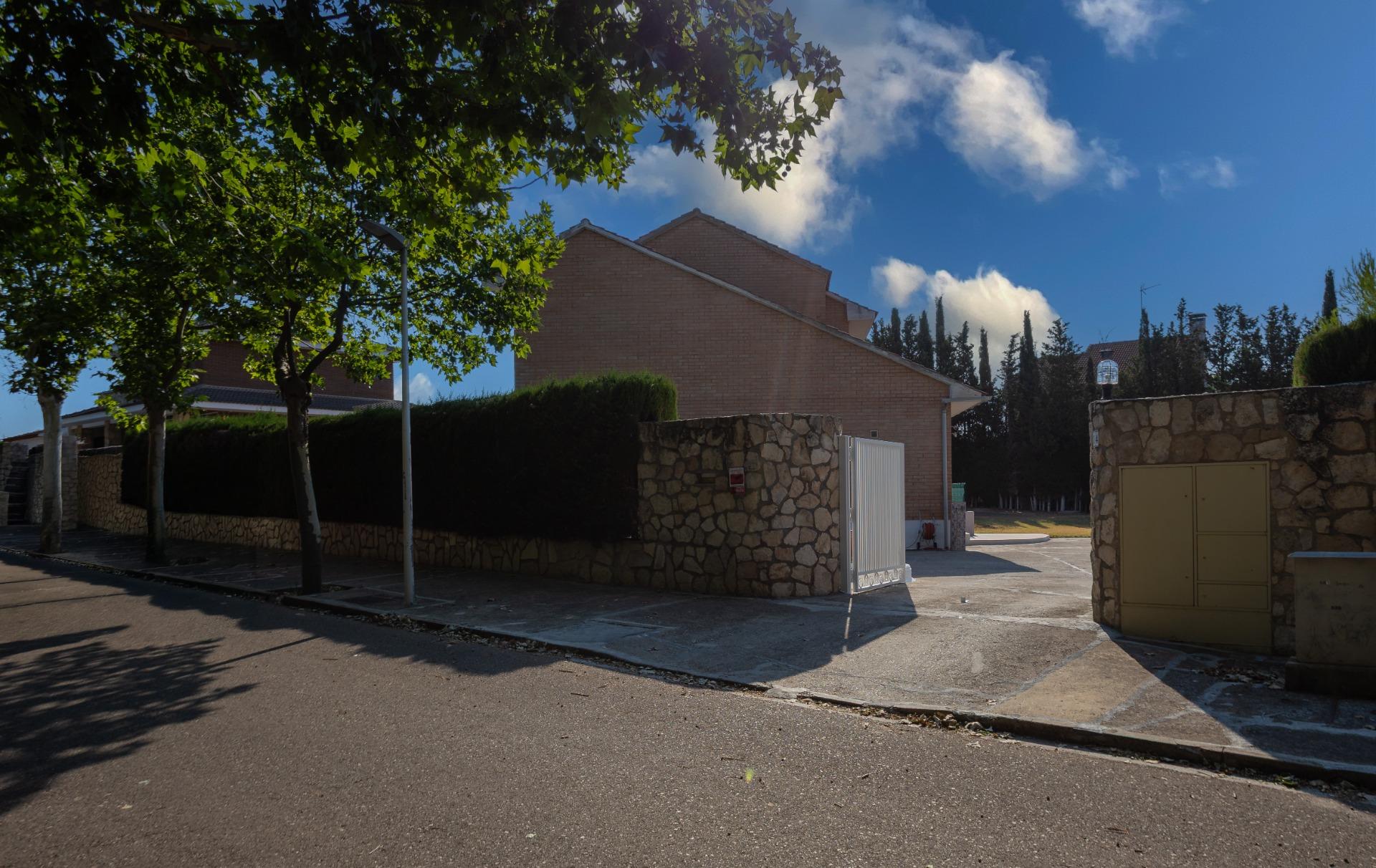 Chalet en Urb. Las Lomas Zuera