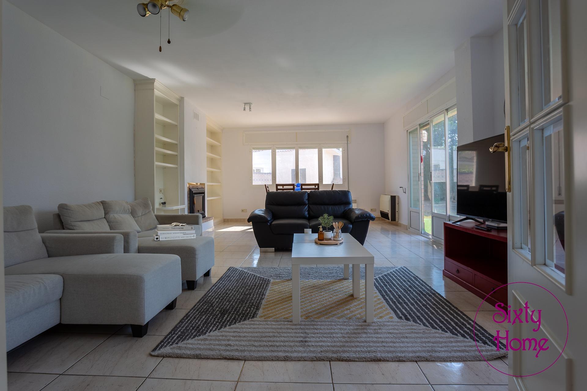 Chalet 975 en Urb. Las Lomas