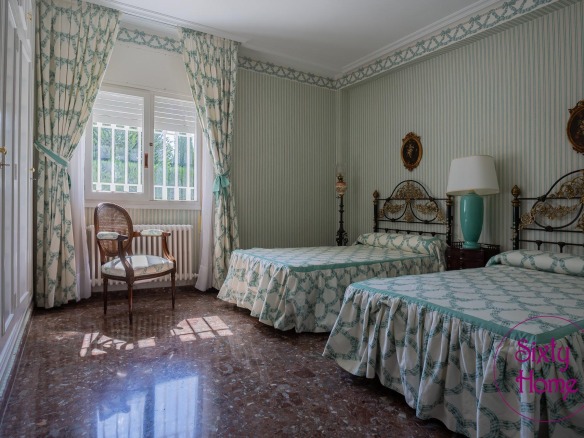 Chalet con 4000 en el centro de Casetas - Garrapinillos - Monzalbarba