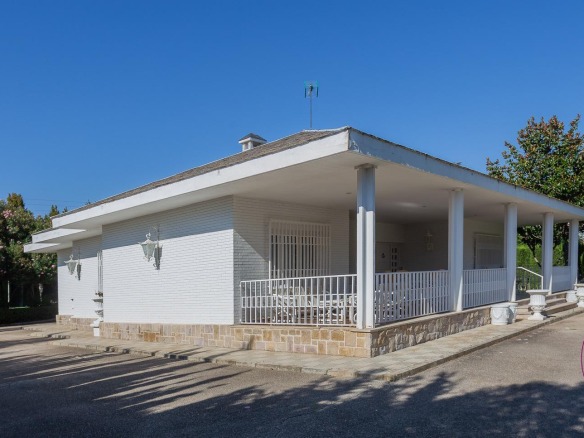 Chalet 4000 en Casetas - Garrapinillos - Monzalbarba