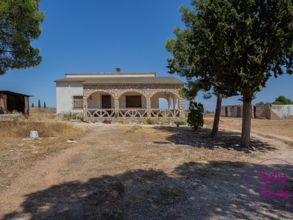 Casa con terreno en venta en Urbanización la Chama Alta