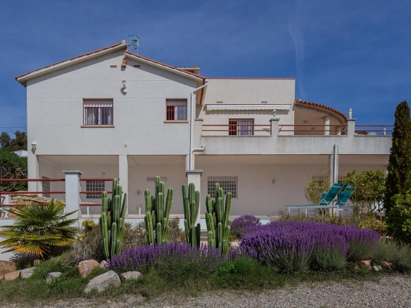 Chalet en La Pobla de Montornes