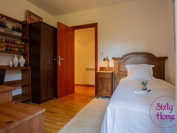 Chalet en Nueno con vistas a Campo de golf
