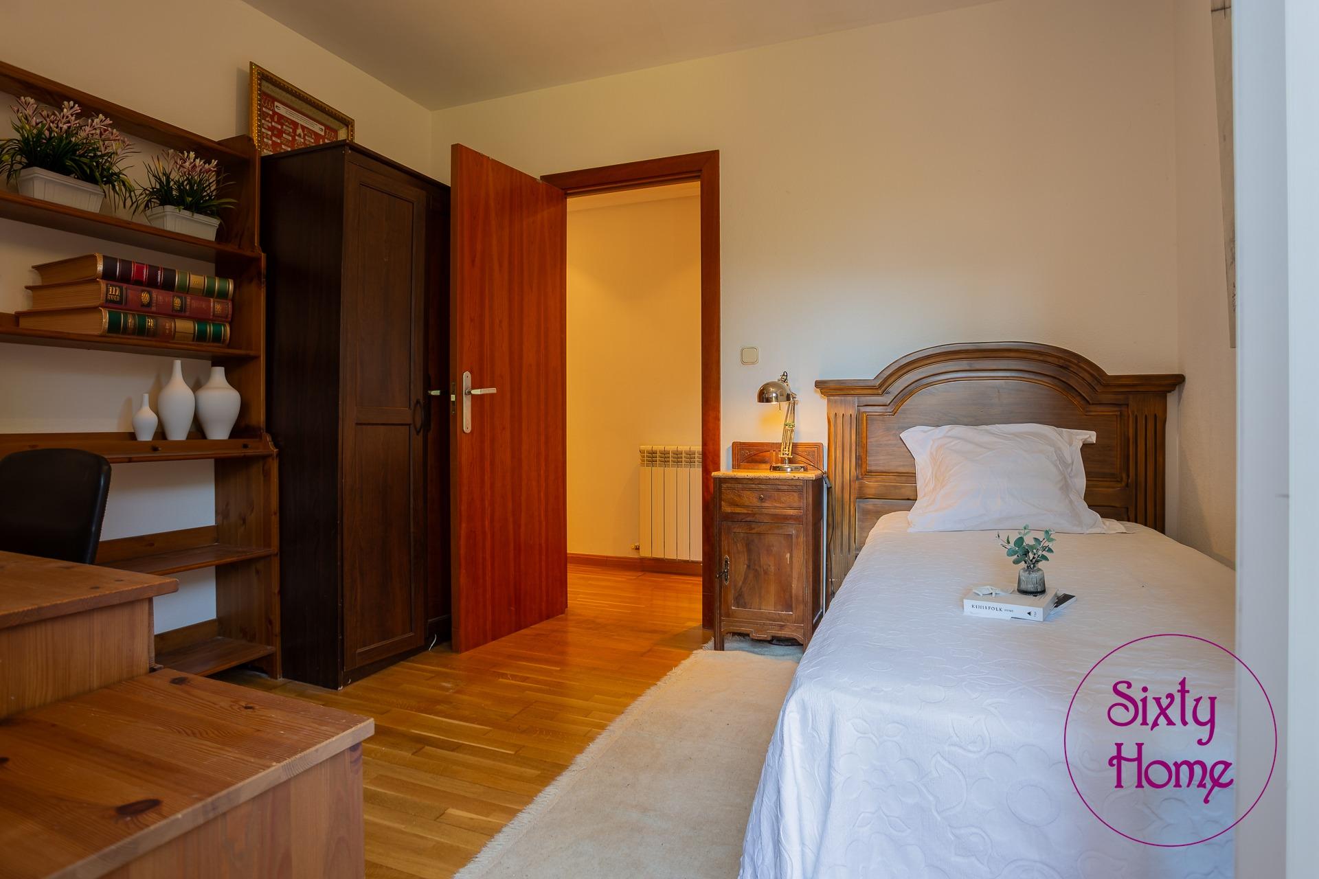 Chalet en Nueno con vistas a Campo de golf