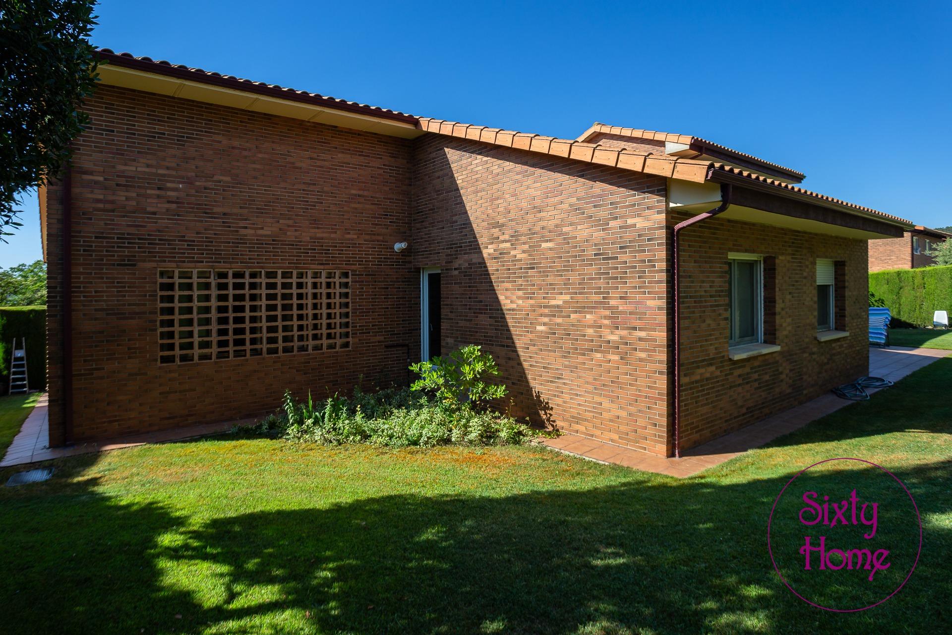 Chalet de 900 situado en una de las mejores zonas de Nueno