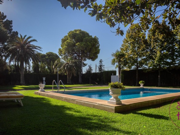 Chalet de 4000 en Casetas - Garrapinillos - Monzalbarba