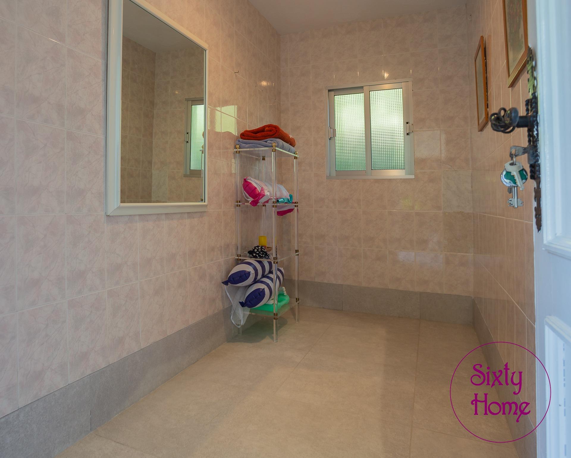 Chalet con acabados modernos en Casetas - Garrapinillos - Monzalbarba