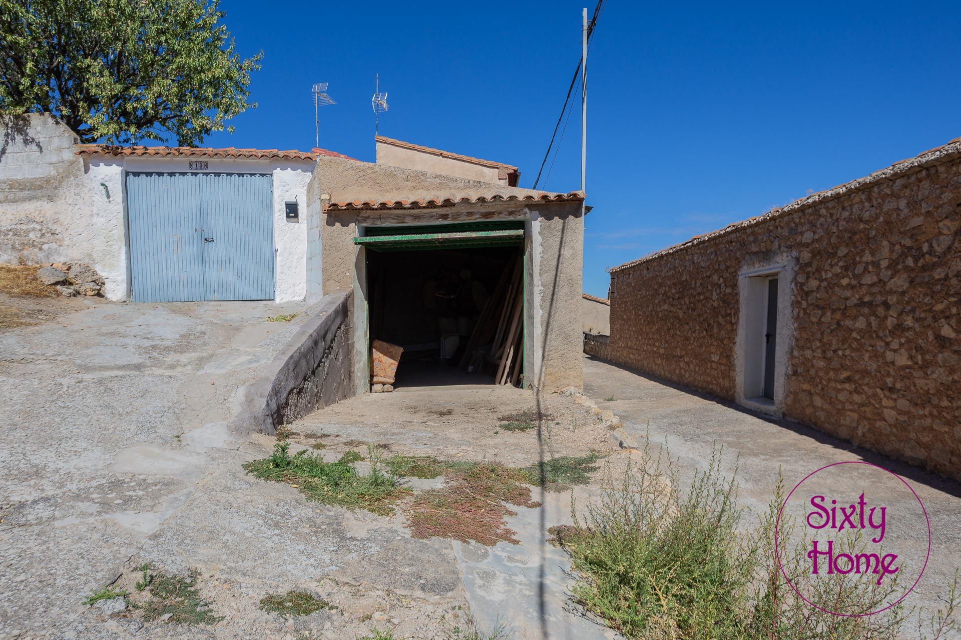 Casa en el centro de Langa del Castillo