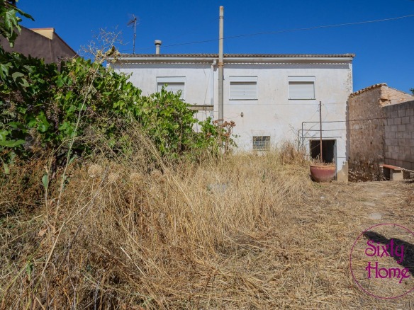 Casa en el centro de Lagata