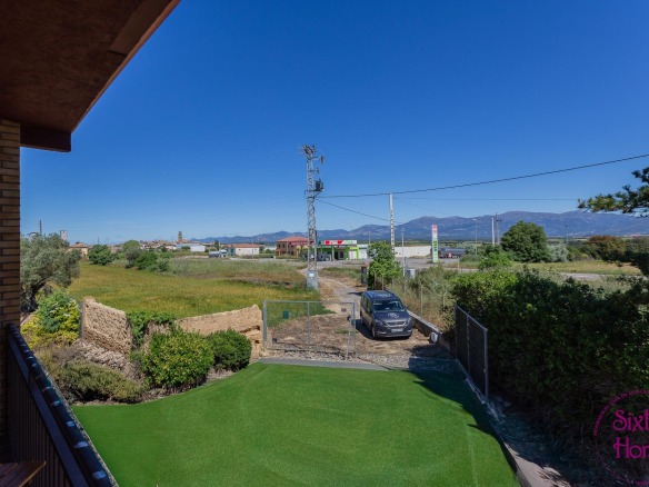 Chalet en Angues cerca de Angues con 1724