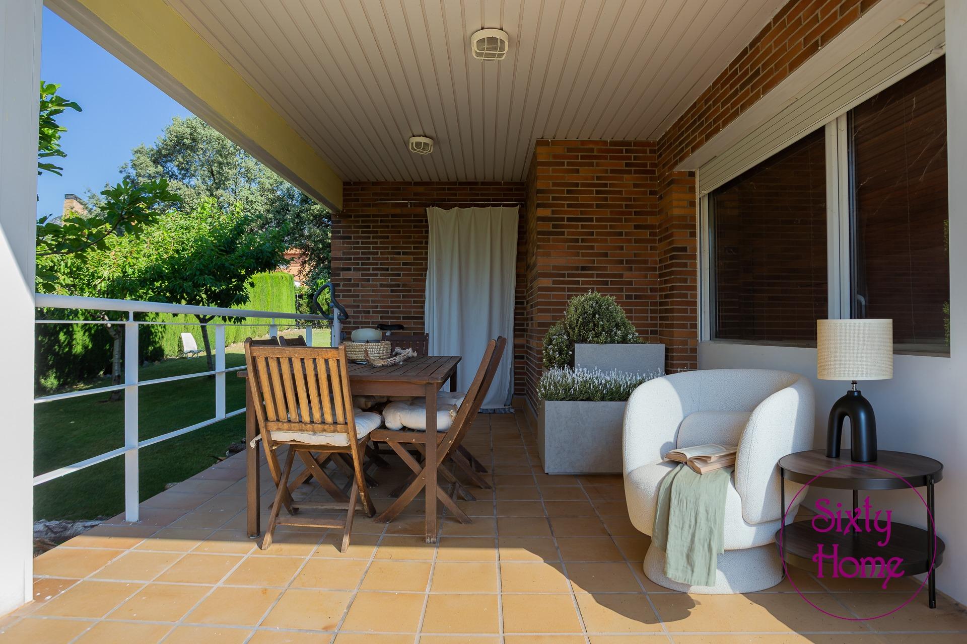 Chalet de 900 en Campo de golf Nueno Chalet de 900 en Campo de golf Nueno