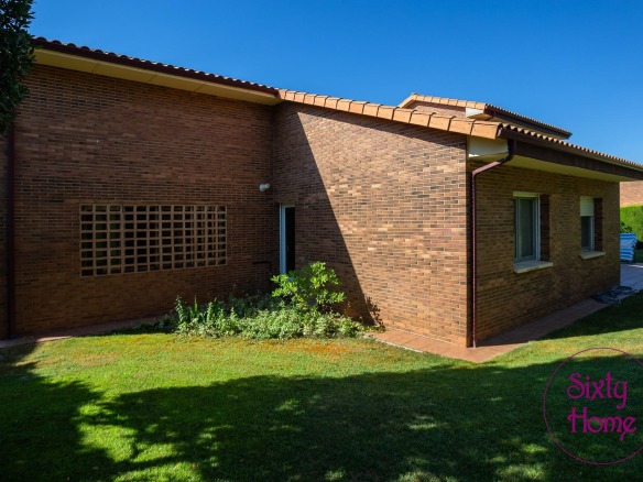 Chalet de 900 situado en una de las mejores zonas de Nueno